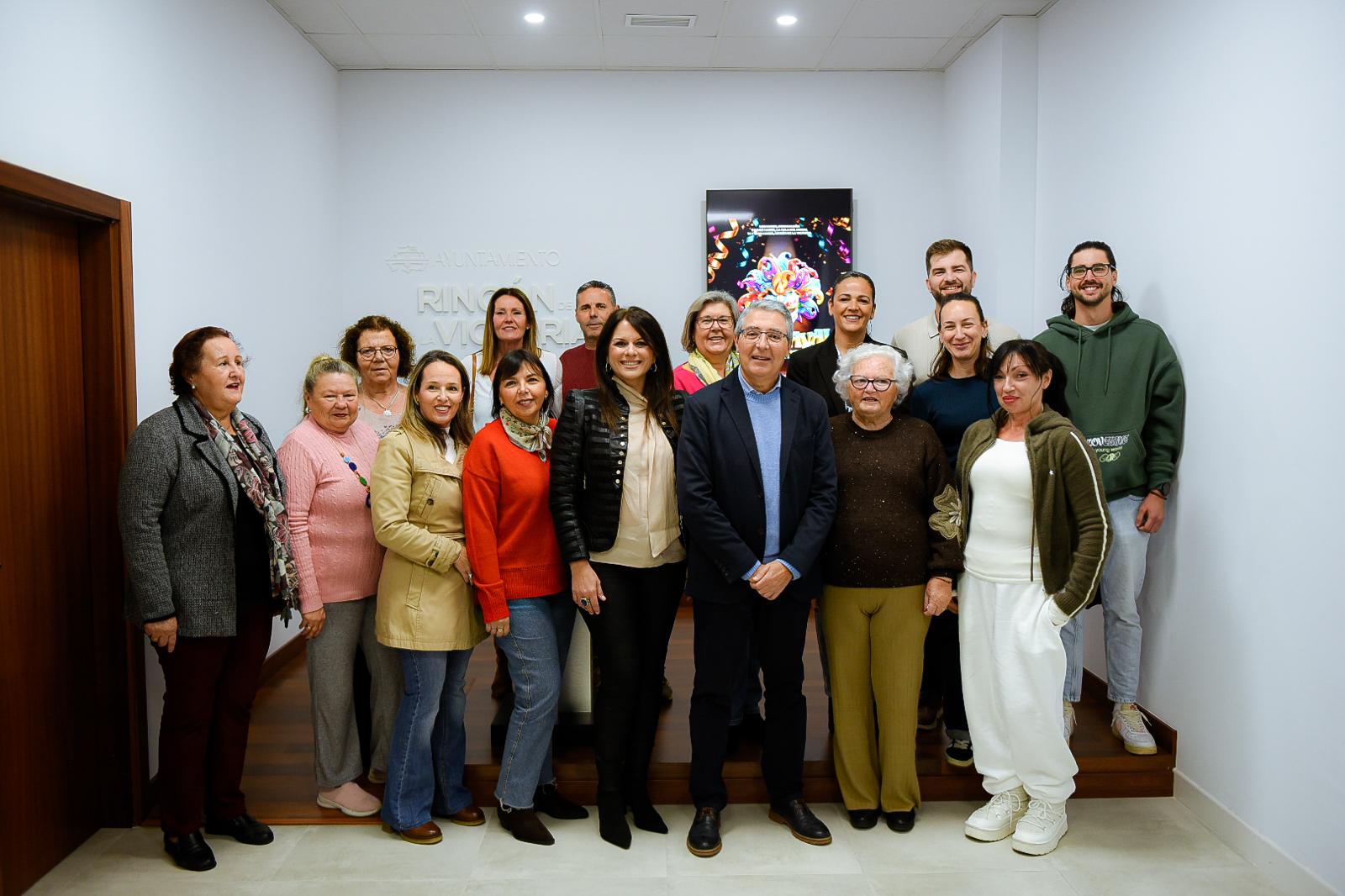 Alcalde, concejales y colectivos