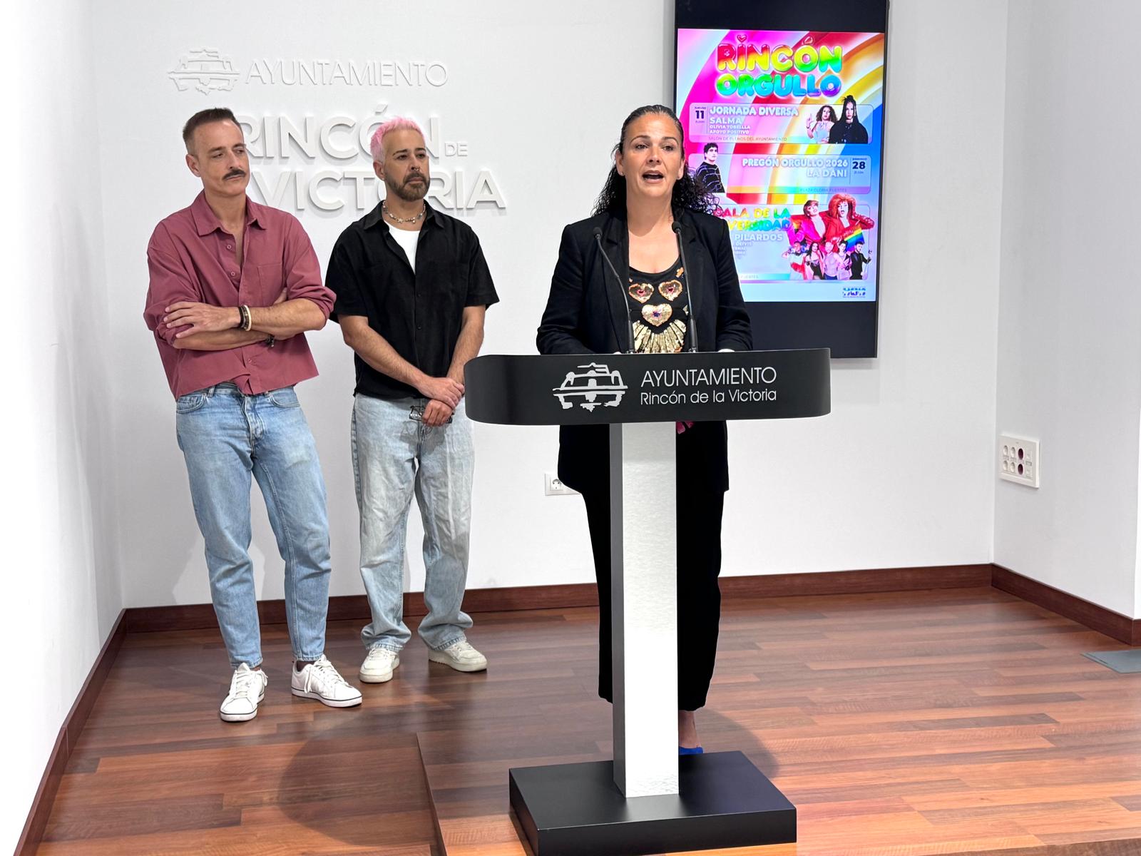 cjala presentando Rincón Orgullo